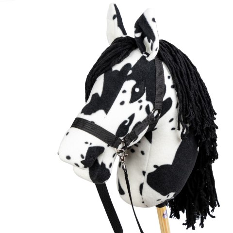Skippi Hobby Horse w czarne łaty - duży koń na kiju - kantar w zestawie Skippi Hobby Horse w czarne łaty - duży koń na kiju - kantar w zestawie