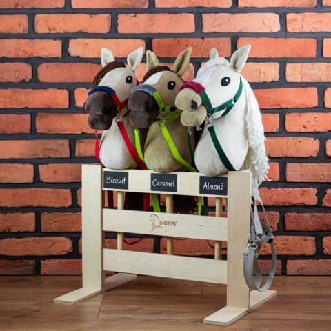 Konik na kiju z kantarem - Hobby Horse Skippi - Almond - A3 - prezent Konik na kiju z kantarem - Hobby Horse Skippi - Almond - A3 - prezent